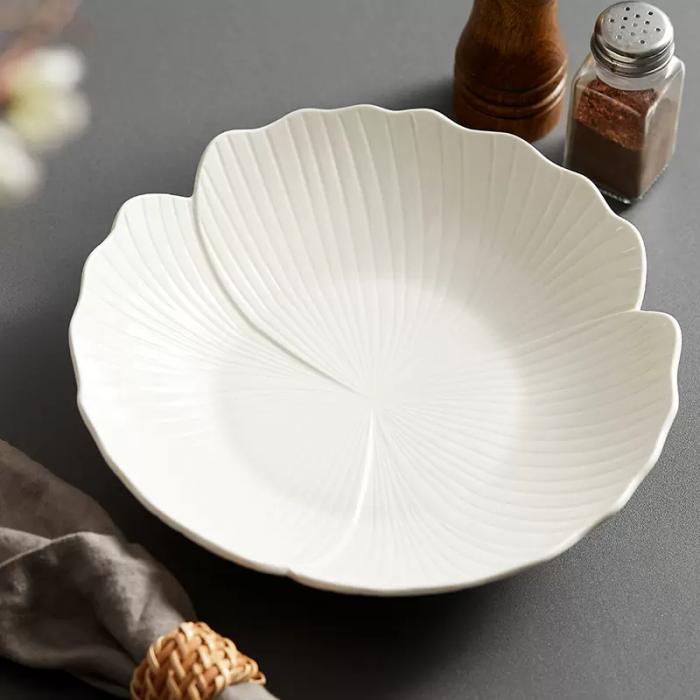 Petal-shape Stoneware Bowl