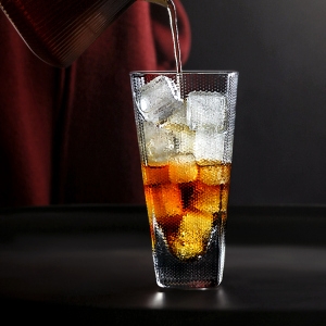 Hammer-point decorative design  whiskey glasses