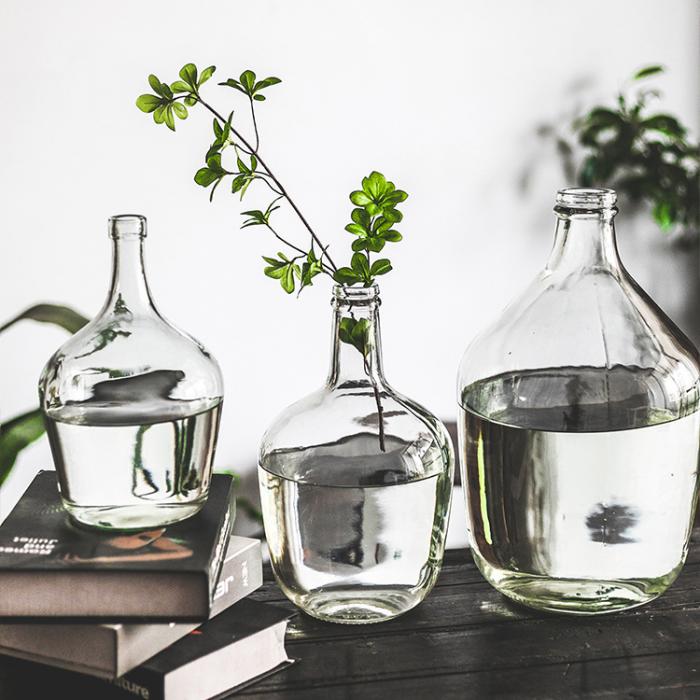 Bocksbeute lPatterned Glass Vase