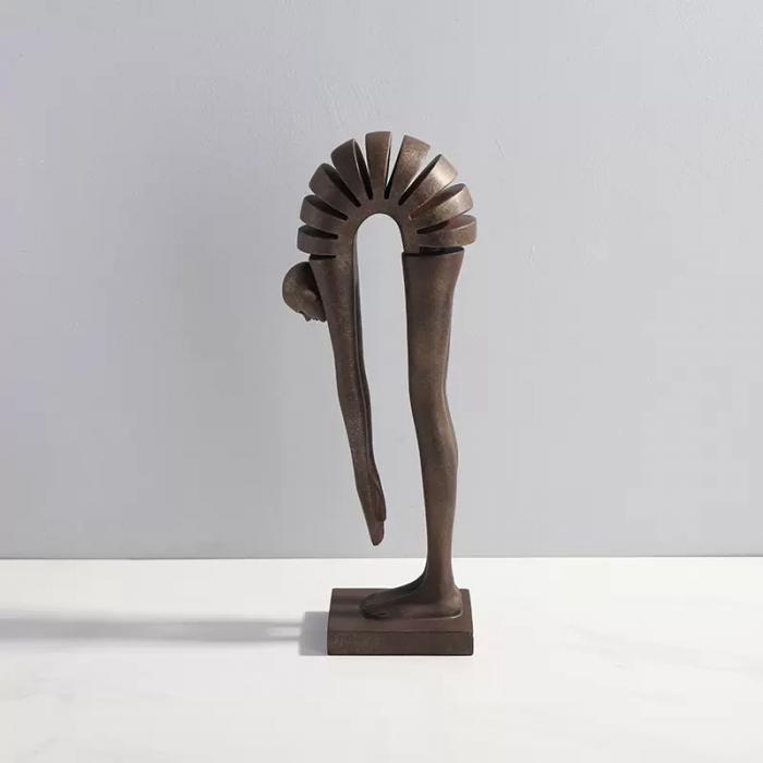 Simple Mordern Figure Sculpture