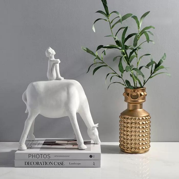 Creative Resin  Horse-Shaped  Tabletop Decoration