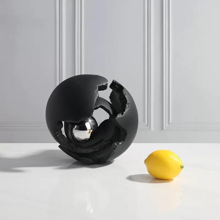 Resin Ball-shaped Table Decoration