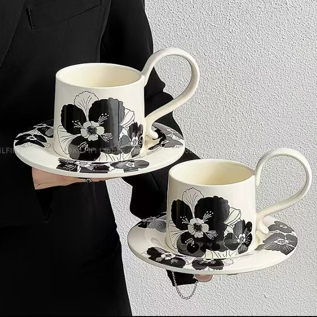 Retro Porcelain  Coffee Cup Set