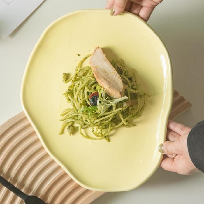 Morandi Cloud-shape Thin Porcelain Dish