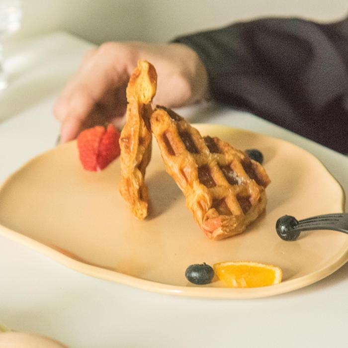 Morandi Cloud-shape Thin Porcelain Dish