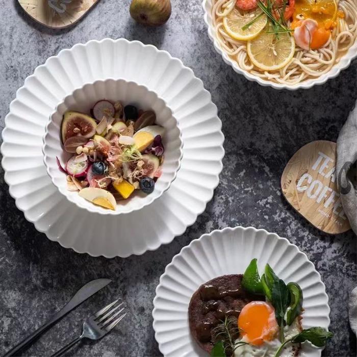 White Chrysanthemums-shaped Design Porcelain Cutlery Sets