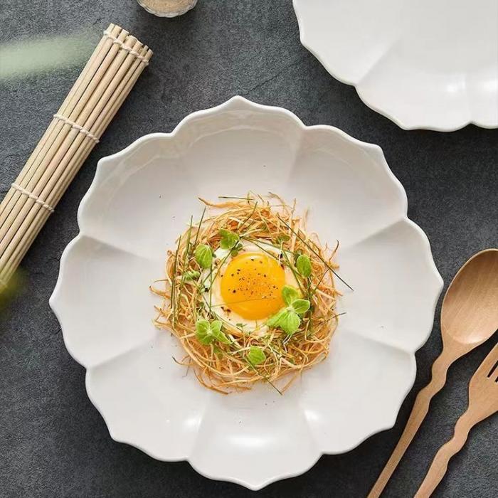 White Peony-shaped Design Porcelain Plates